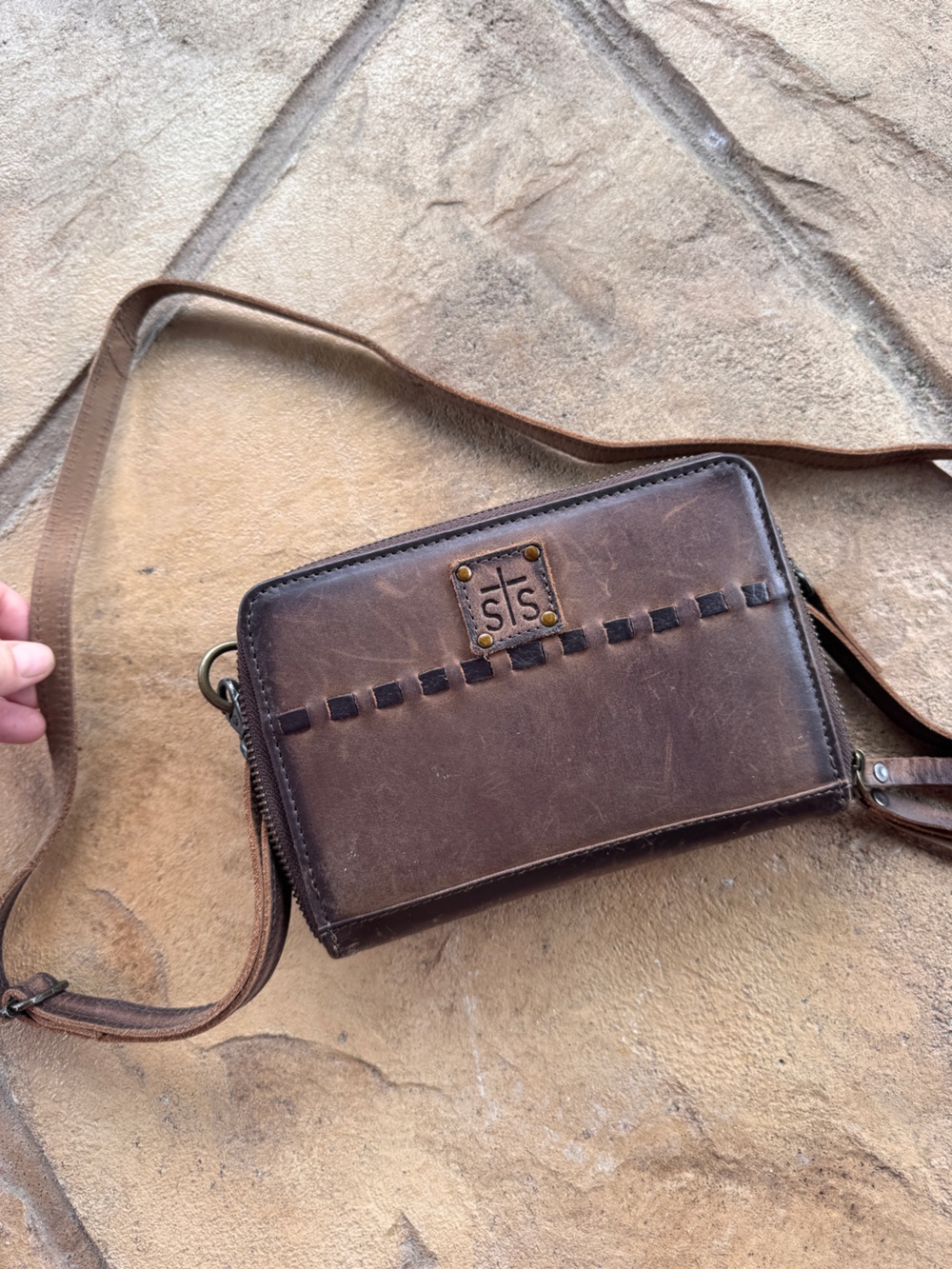 STS Ranchwear Brown Distressed Leather Crossbody Wallet Organizer Western Purse - Picture 9 of 14